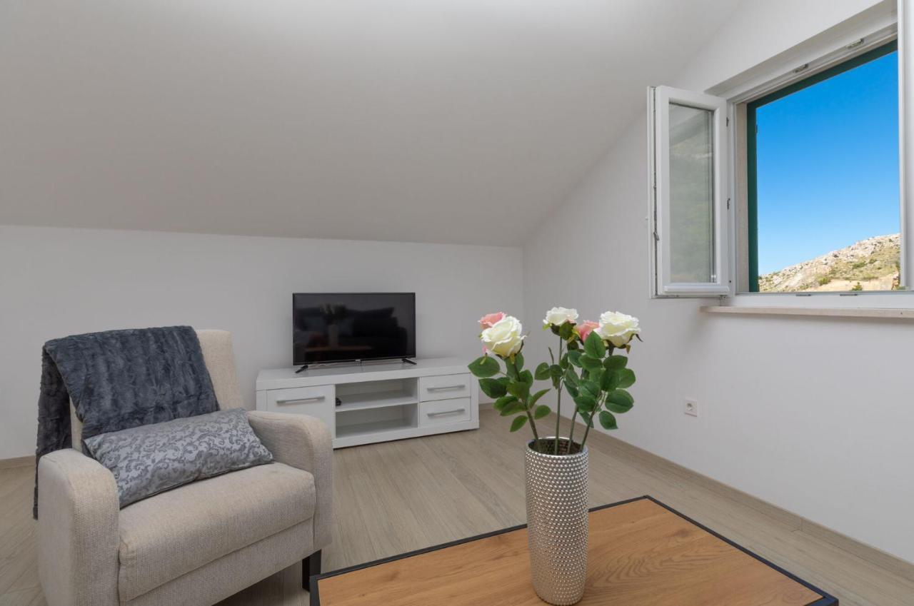 Apartments Empress Mimice Kültér fotó