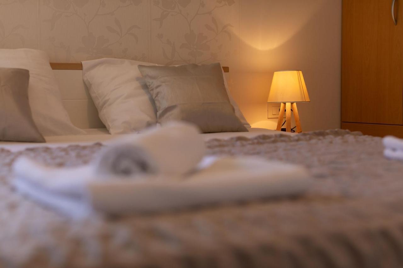 Apartments Empress Mimice Kültér fotó