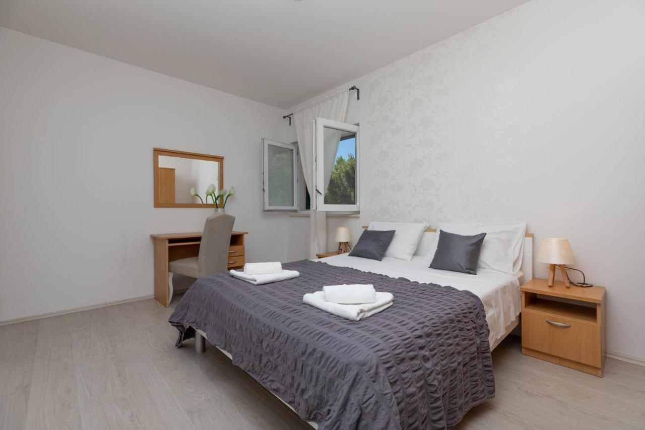 Apartments Empress Mimice Kültér fotó