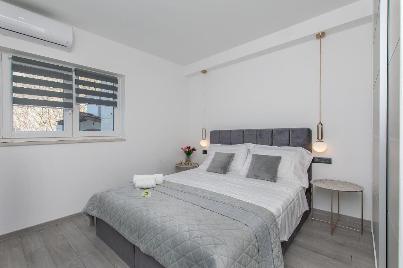 Apartments Empress Mimice Kültér fotó