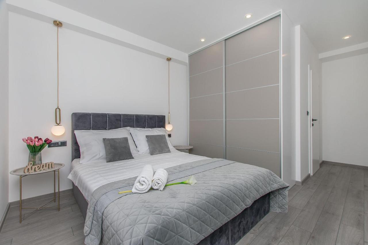 Apartments Empress Mimice Kültér fotó